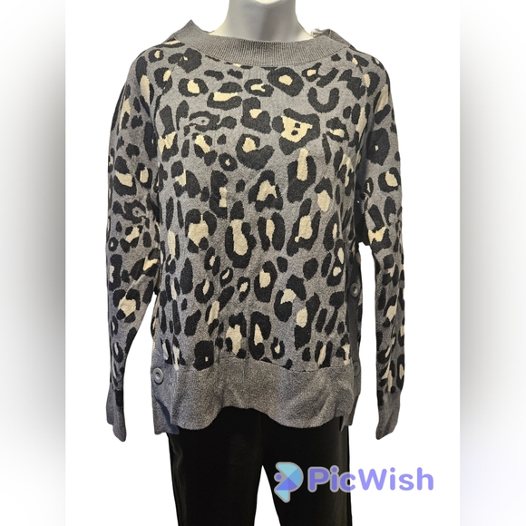 NWT Stella & Dot Leopard Print Sweater. Medium. - Picture 3 of 3